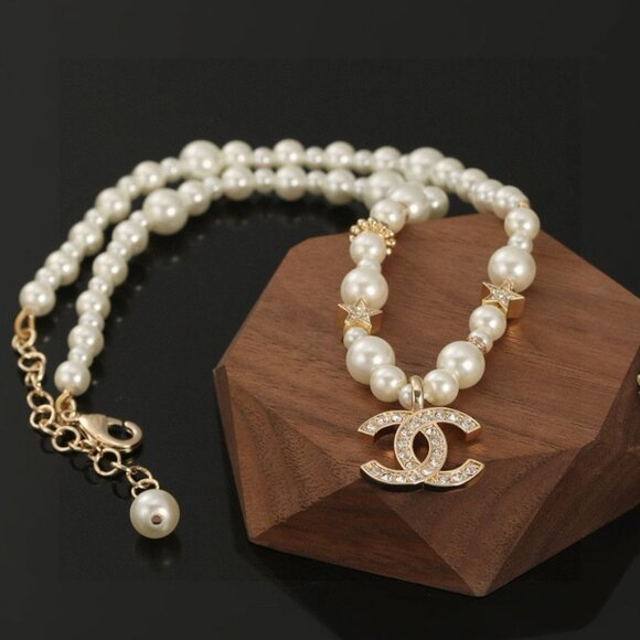 Charming Gold Tone Necklace with Pearl & Crystal Adornment - Picture 2 of 7